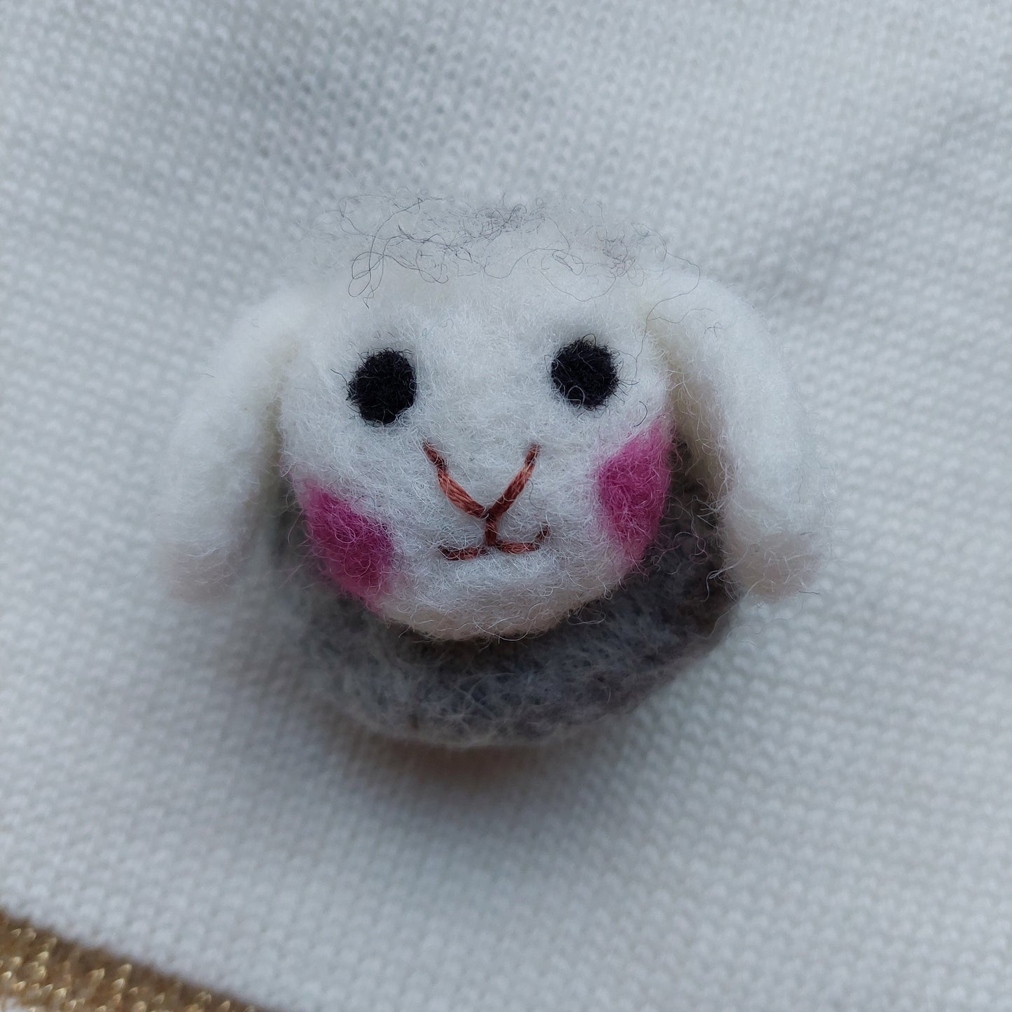 Sheep brooch Lea Candles