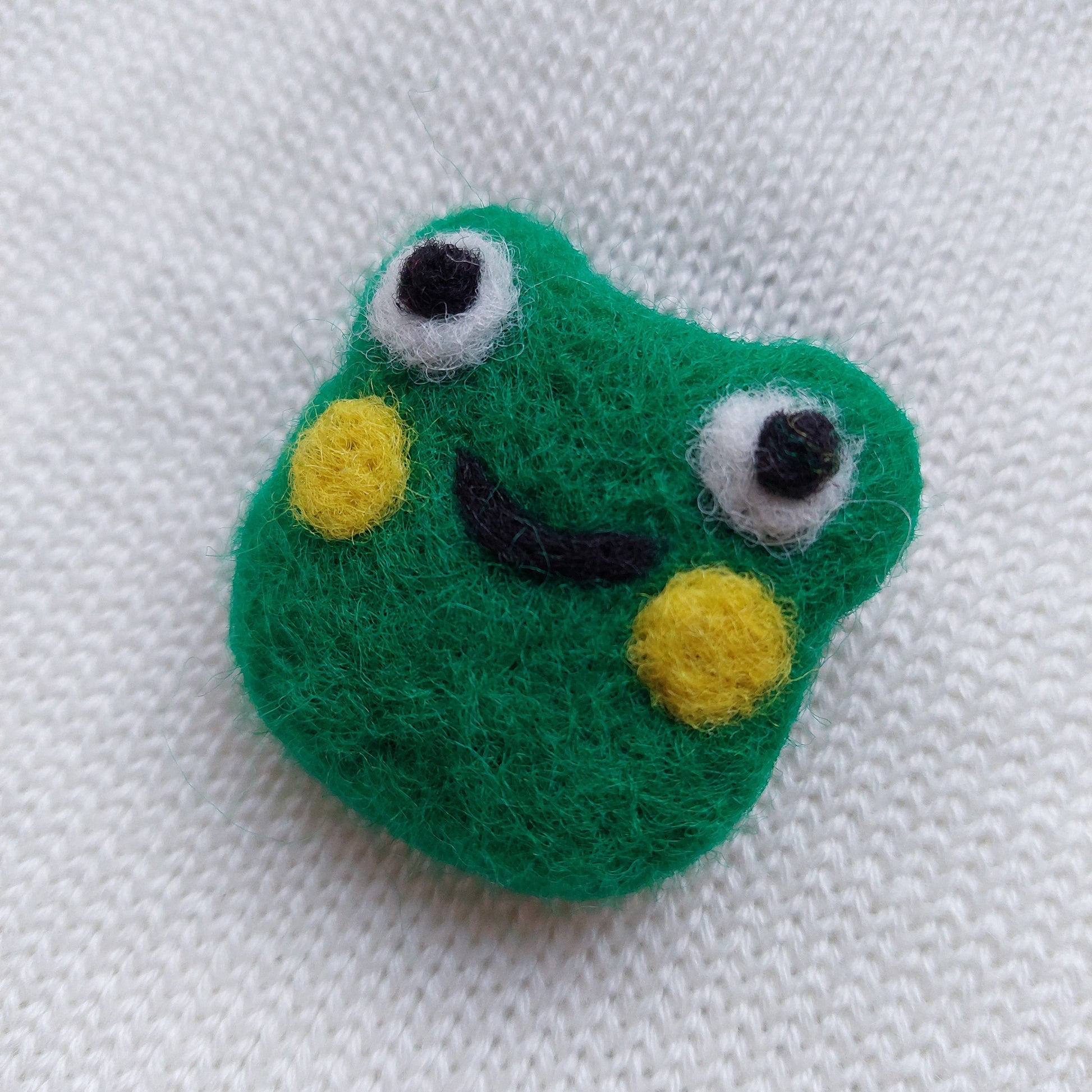 Felt Frog brooch pin