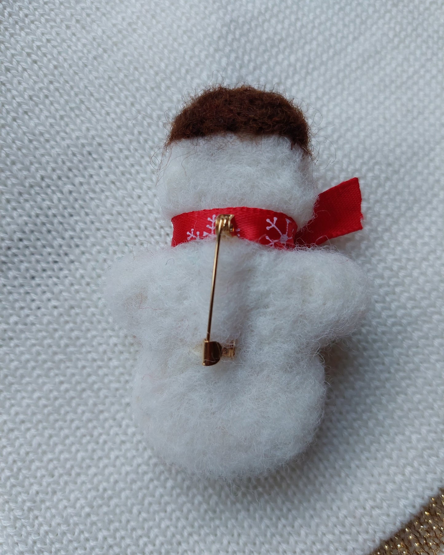 Felt snowman brooch