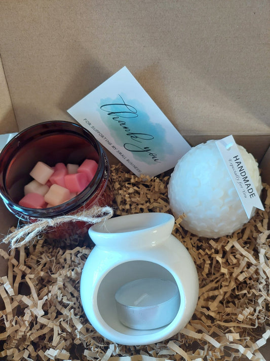 Easter gift set. Wax burner, Candle egg, wax melts Little hearts. Vegan - Lea CandlesEaster gift set. Wax burner, Candle egg, wax melts Little hearts. Vegan