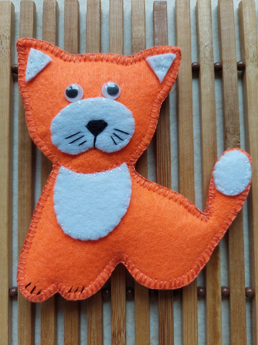 Handmade Felt Cat Toy in Box - Lea CandlesHandmade Felt Cat Toy in Box