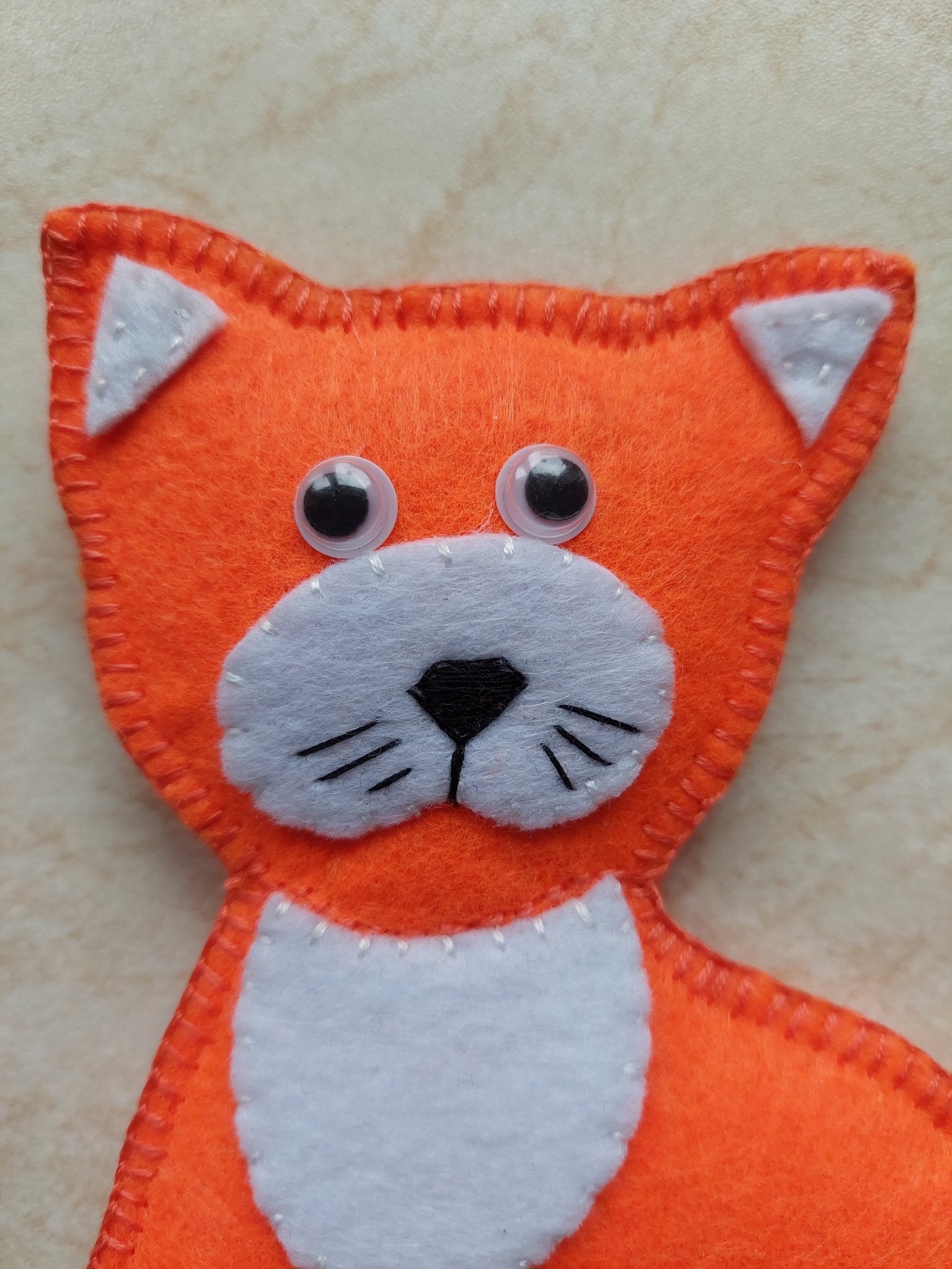 Handmade Felt Cat Toy in Box - Lea CandlesHandmade Felt Cat Toy in Box