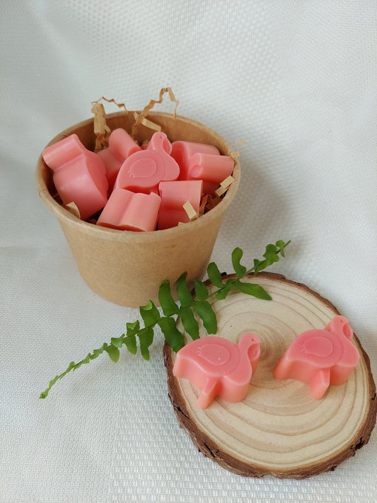 Natural Soy Wax melts in paper cup with lid in Scent Peony - Lea CandlesNatural Soy Wax melts in paper cup with lid in Scent Peony