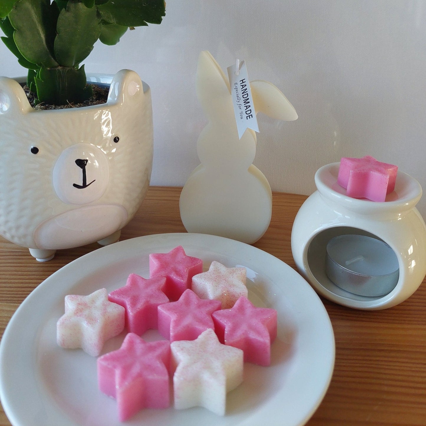 Peony Scented Soy Wax Melts in 50g Jar - Little Stars for a Relaxing Home Fragrance - Lea CandlesPeony Scented Soy Wax Melts in 50g Jar - Little Stars for a Relaxing Home Fragrance