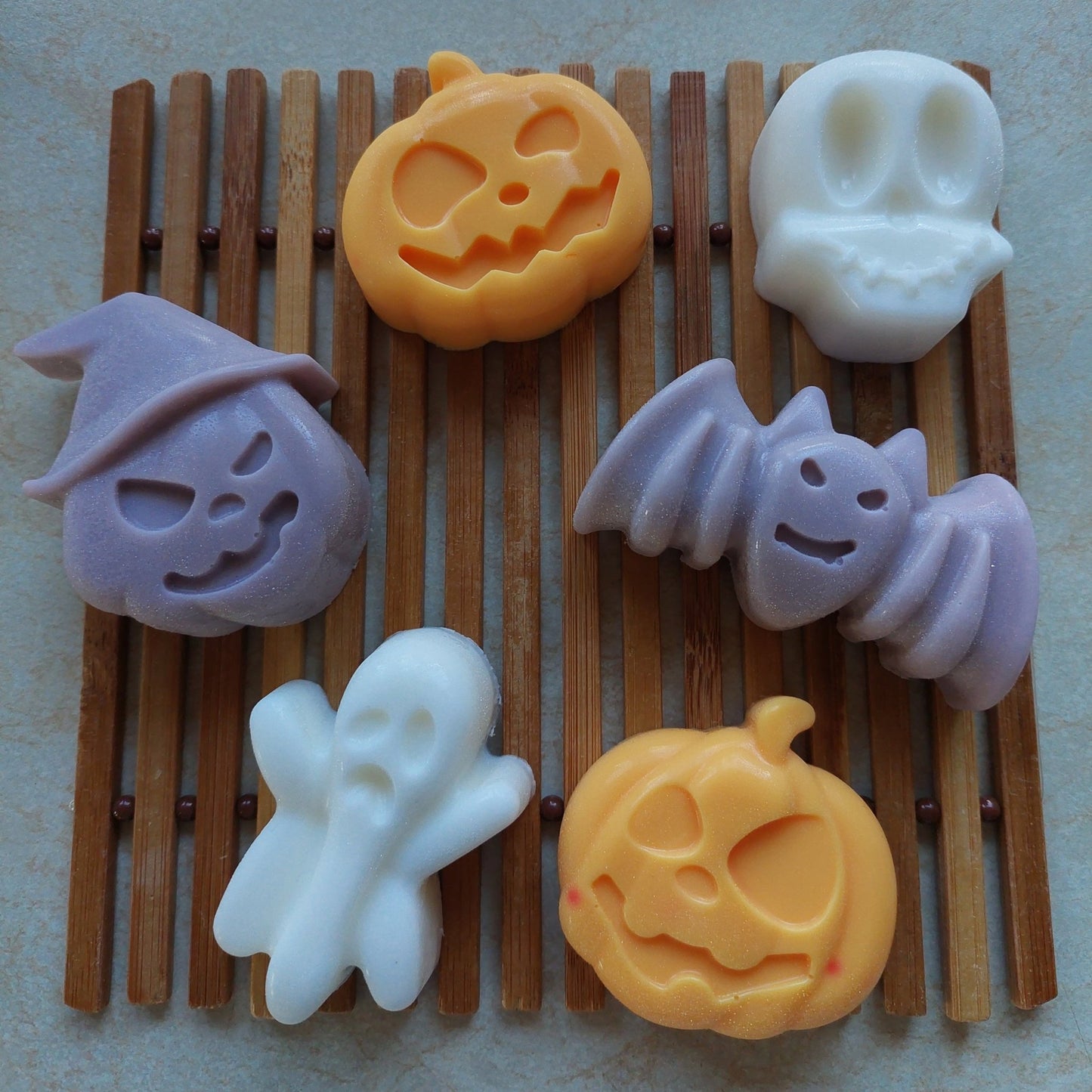 Set of 6 pcs Halloween soaps - Lea CandlesSet of 6 pcs Halloween soaps