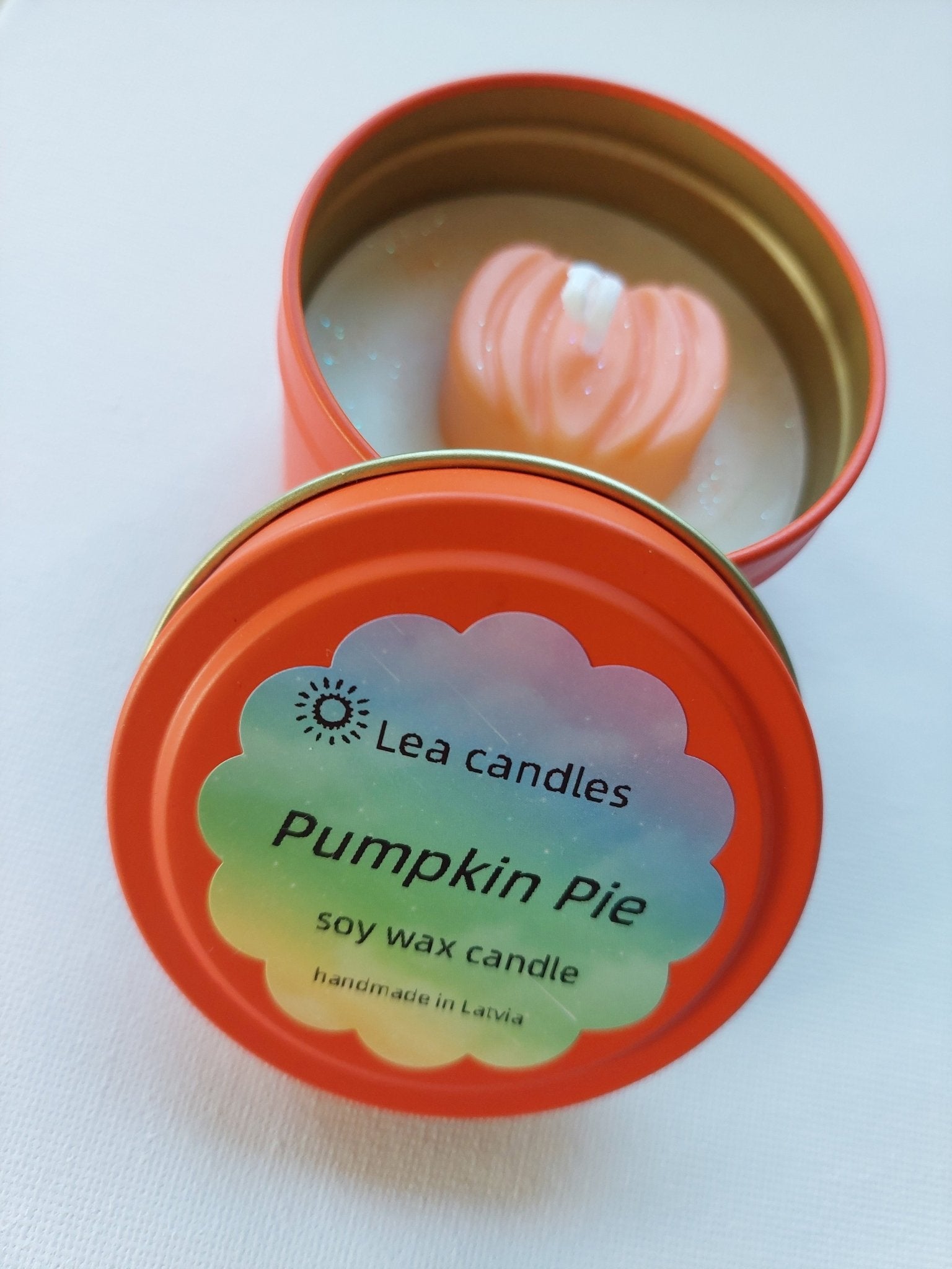 Travel Tin Garden Pumpkin Pie Candle, 4 Oz - Lea CandlesTravel Tin Garden Pumpkin Pie Candle, 4 Oz