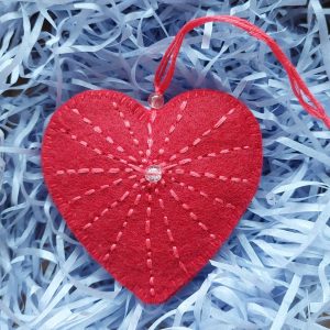 felt red heart decor